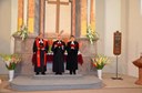 225 szál virággal díszítették fel a templomot