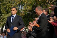 Orbán Viktor miniszterelnök és egyházi vezetők jelenlétében átadták a Hunyadi-Kapisztrán Emléktornyot Dabason