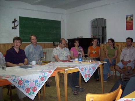 Bence Gábor a Kántorképző Intézet Igazgatója   és a szakmai megbeszélés résztvevői