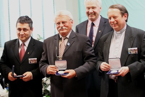 Hajós Alfréd olimpiai aranyérmének másolatát kapta Potápi Árpád, Ónodi Szabolcs és Gáncs Péter
