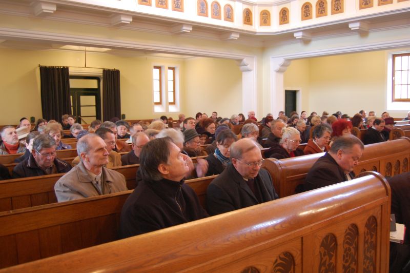 Elsőként Kaposváron mutatkoztak be a püspök-jelöltek