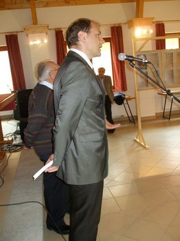 A megnyitó