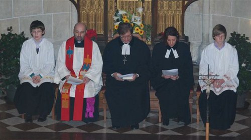 Simon Ferenc katolikus esperes, magyar főlelkész, dr. Fabiny Tamás püspök, dr. Solymár Mónika evangélikus lelkész 