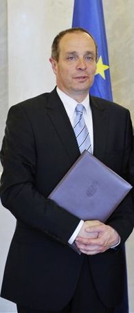 Hölvényi György: legfontosabb feladat az együttműködés és a cselekvő szolidaritás a közösségekért