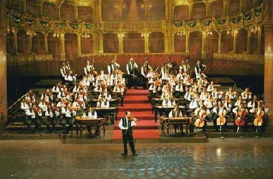 A Rajkó Zenekar a pápának muzsikál