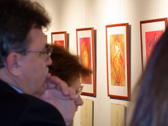 Megnyílt Simon András kiállítása - A szeretet életre hangol