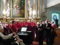 A zene varázsában elmélyedve – Svéd kórus adott koncertet a soproni evangélikus templomban