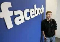 A Facebook tulajdonosa szórja a pénzét