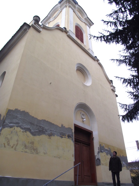 A talajvíz fogja a templomajtót