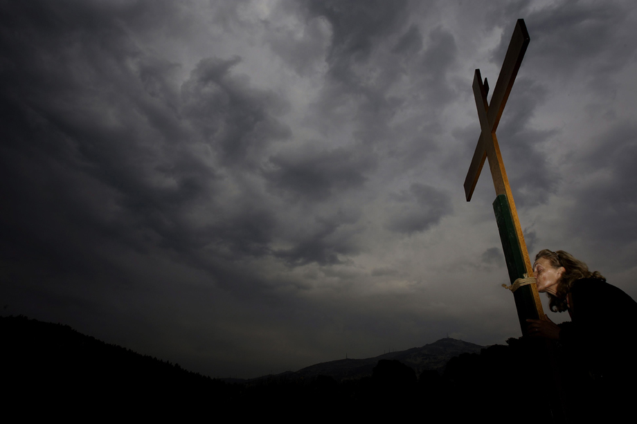 Csuklya, kereszt és kaktusz – húsvéti Nagyítás