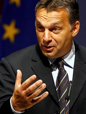 Orbán Viktor humán csúcstárcát szeretne kormányában