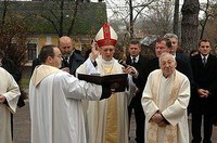 Új köntösbe öltöztek a templomok