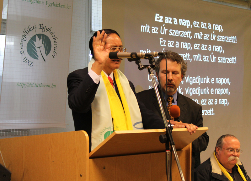 indonéz nagykövet áldása.jpg