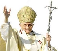 82 éves Benedek pápa 