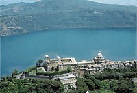 A pápa búcsút vesz Castel Gandolfótól 