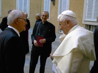 A pápa egykori tanítványaival találkozott