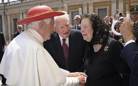A pápa találkozott Margaret Thatcherrel