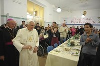 A szeretet mozgatja a történelmet – Lombardi kommentárja a pápa és a szegények közös ebédjéről