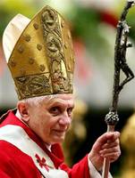 Brit komolyzenei díjra jelölték a pápát