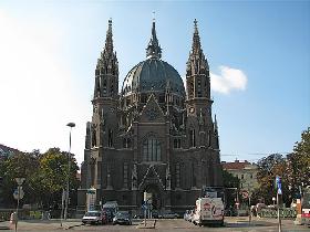 Felgyújtottak egy katolikus templomot Bécsben 