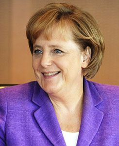 Merkel szerint van helye a feszületnek az iskolában