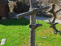 Randalíroztak a Biblia-kertben