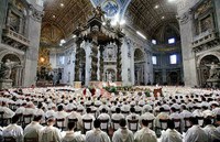 Vatikán: kötelező feljelenteni a pedofil papokat
