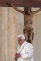 XVI. Benedek pápa részvéttávirata a francia repülőgép-szerencsétlenség kapcsán 