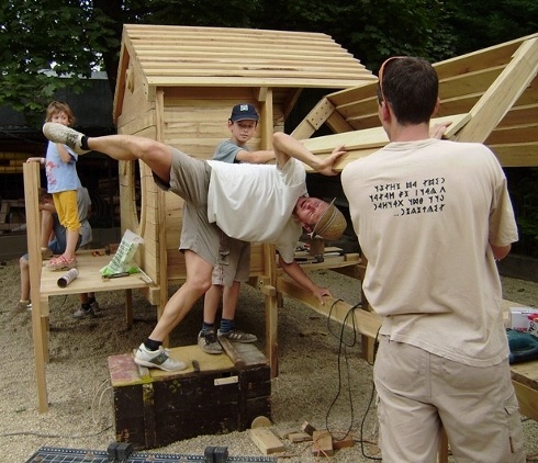 Játszóteret épít a gyülekezet