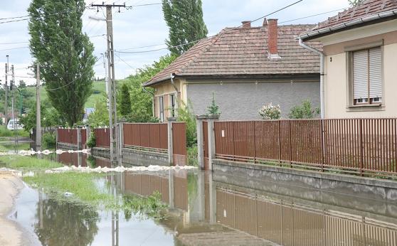 A Magyar Református Szeretetszolgálat gyorssegélyt vitt az árvíz sújtotta területekre
