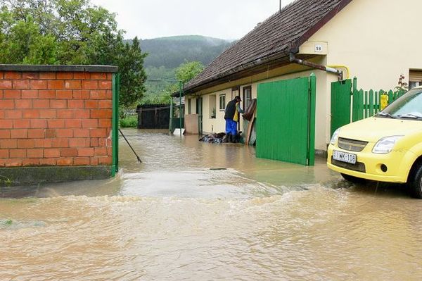 A Máltai Szeretetszolgálat is segít az árvíz elleni védekezésben 