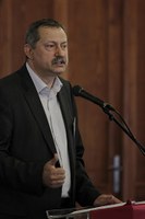 Feladat: a bizalom és párbeszéd helyreállítása 