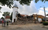 Felázott és összeomlott a Berettyóújfalui Baptista Gyülekezet vályogból épült imaháza