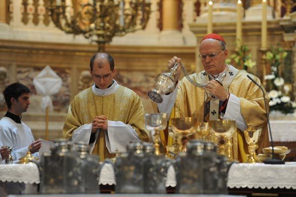 Krizmaszentelési mise a Szent István-bazilikában 