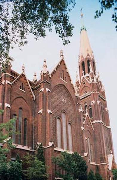 Újra megnyitja kapuit a Domonkos templom 