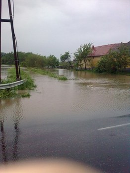 Takácsi-Kiöntött a Gerence patak a 83-as főúton